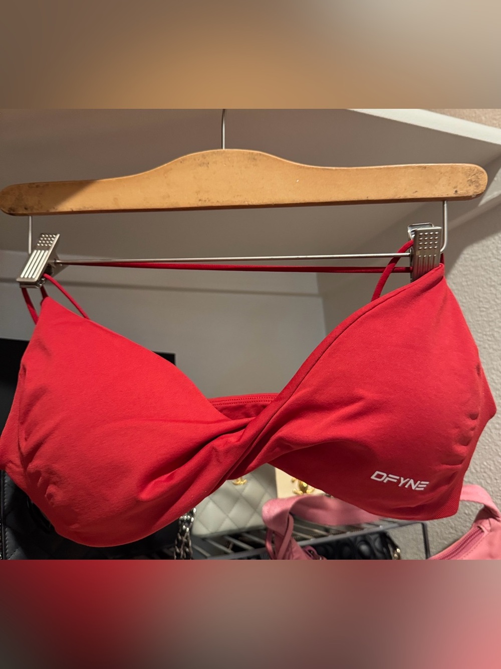 DFYNE Red Twist-Front Sports Bralette